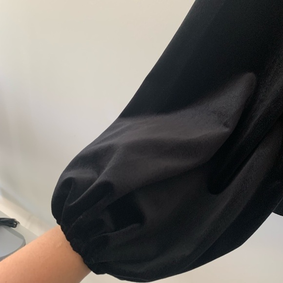 Shoedazzle velvet bodysuit with puffed sleeves - Picture 5 of 6